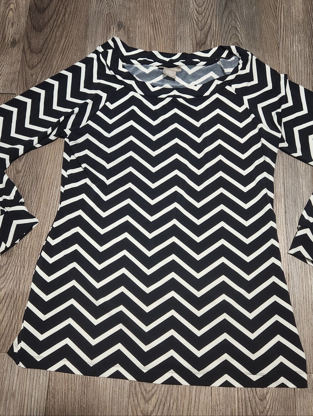 Kenar Black and White Chevron Long Sleeve Tunic